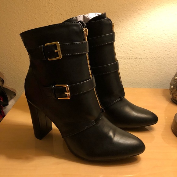 BRAND NEW. NEVER WORN black booties - Picture 5 of 8